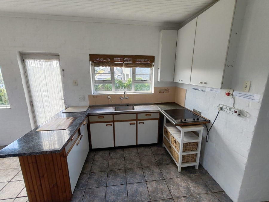 4 Bedroom Property for Sale in De Kelders Western Cape